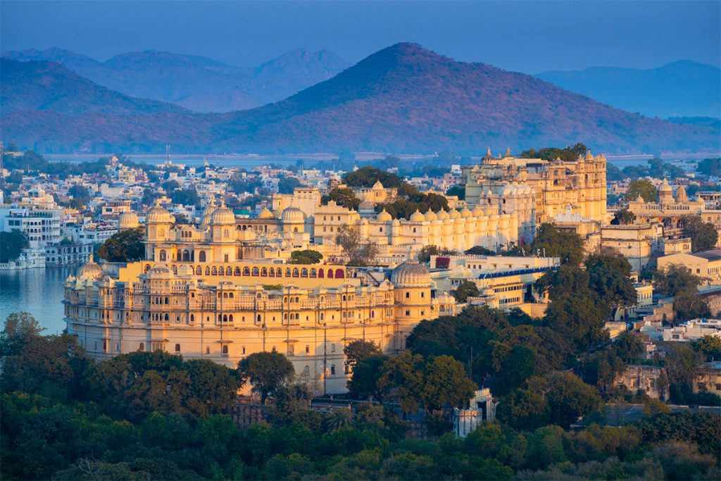 Udaipur Sightseeing Tour | Taxigroups | Udaipur